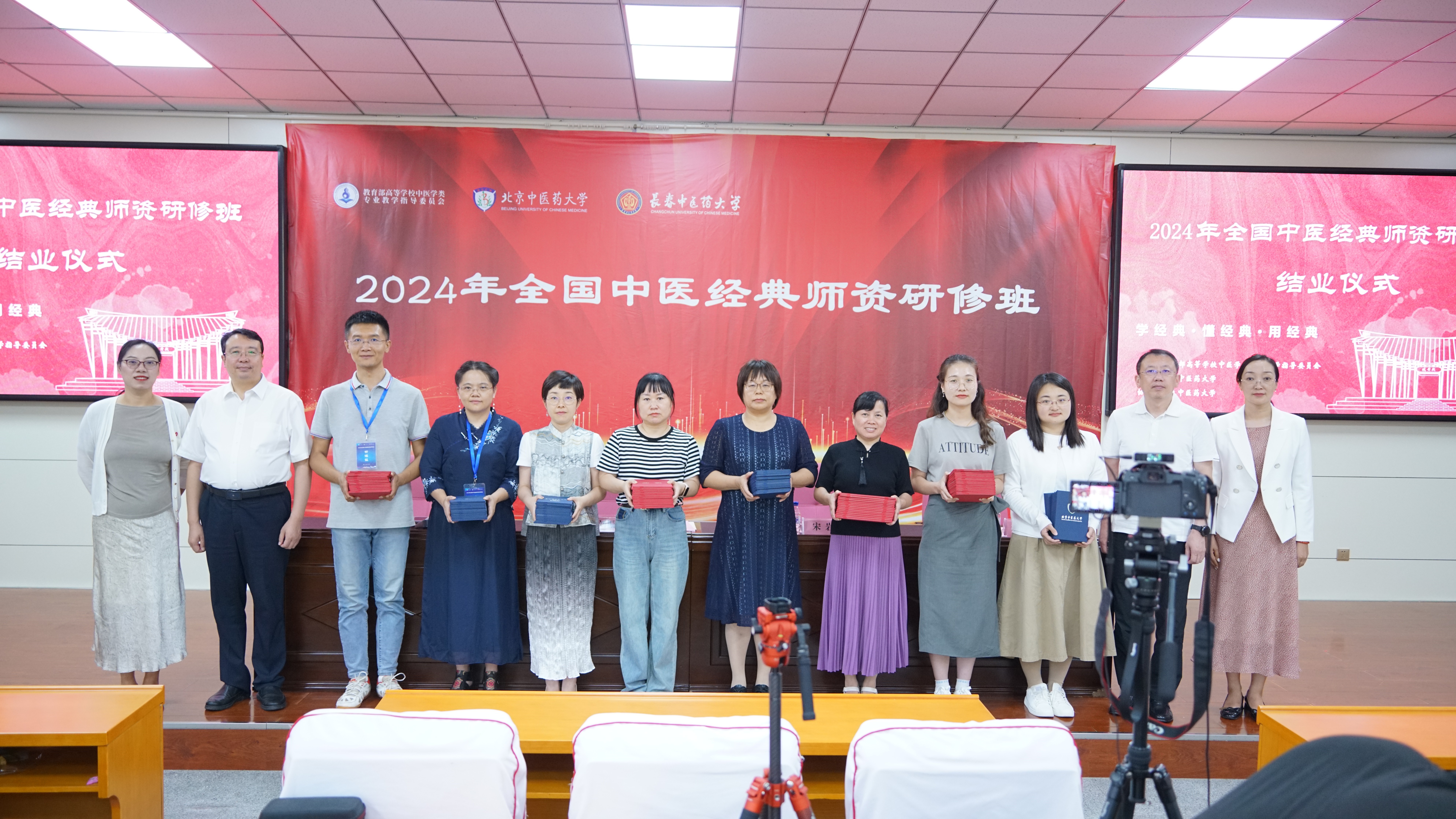 2083bdeb328eebc87776cc03feb5360f_.jpg
